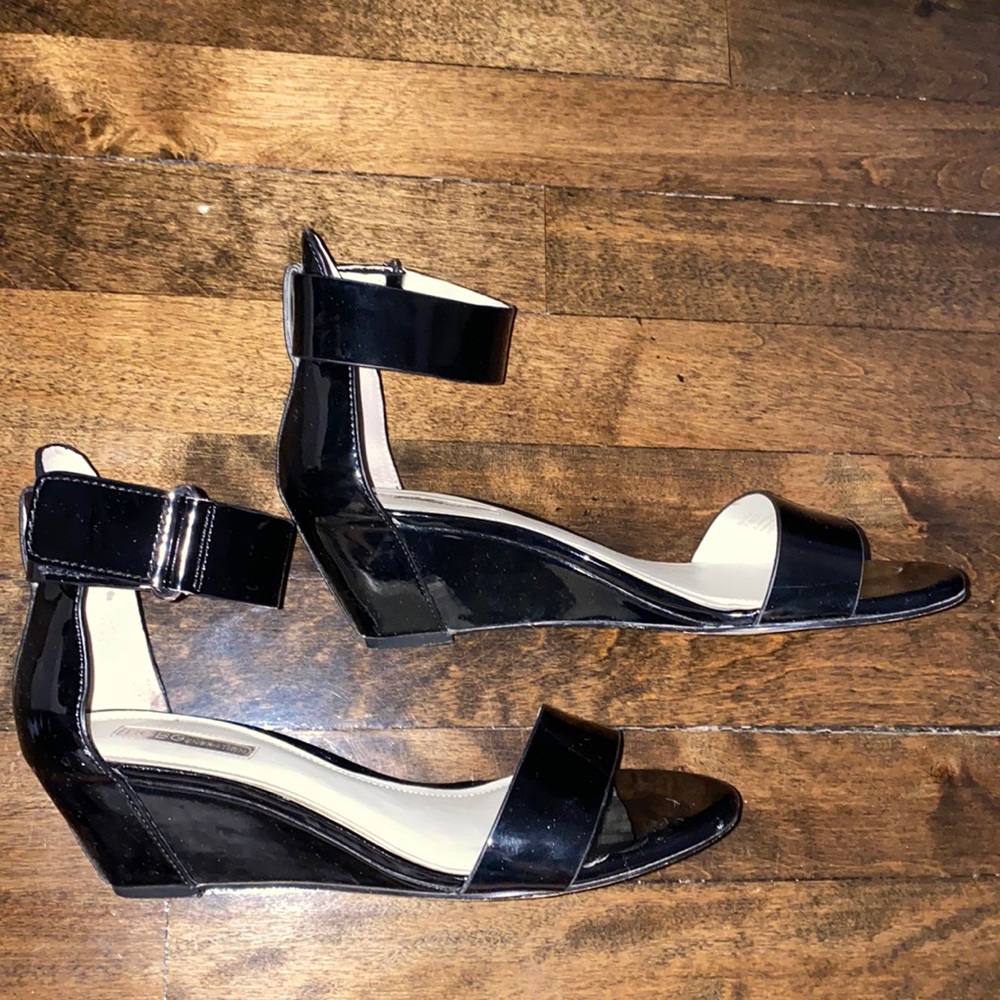 Black kitten heels size 7.5